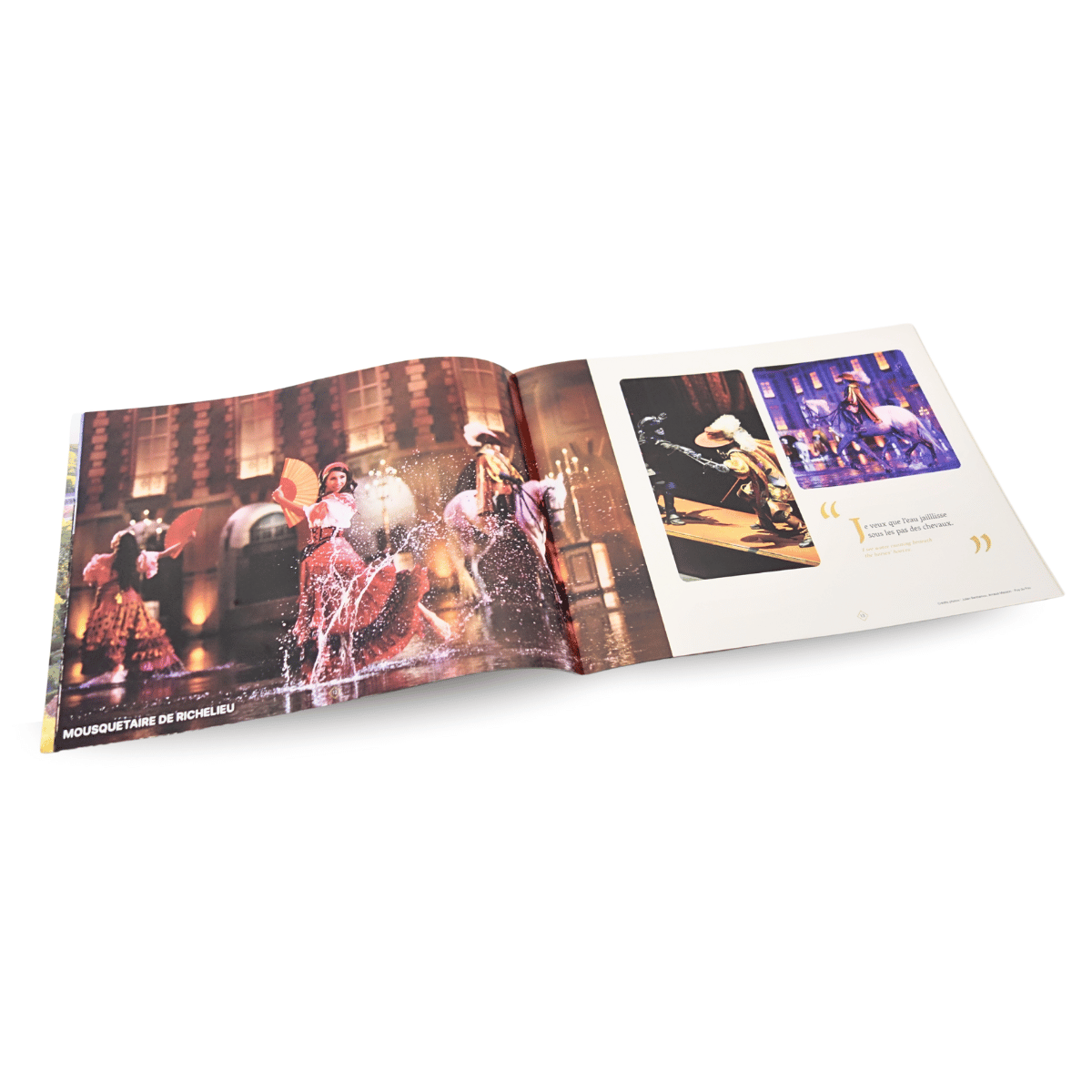 Album souvenir Puy du Fou - ouvert