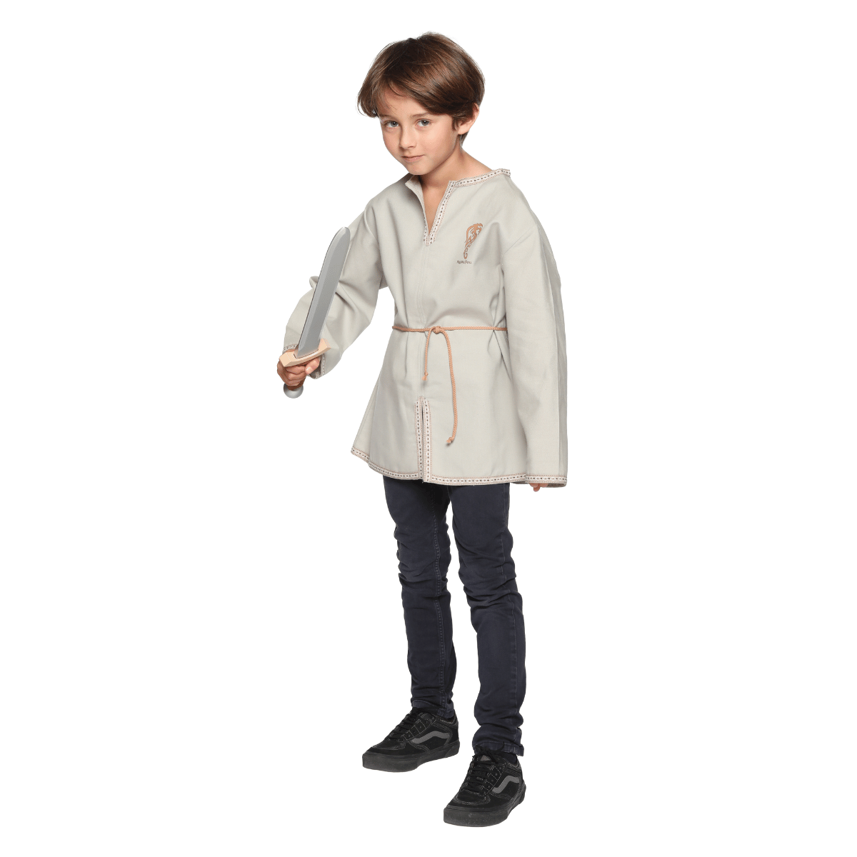 Tunique déguisement viking - portée de face avec accessoires (épée)