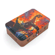 Boîte métal biscuits aux pépites de chocolat Vikings Puy du Fou avec bandeau et drapeau France vue de 3/4