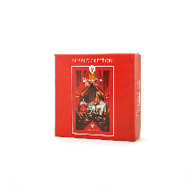 Vue de trois quarts de la boîte rouge du puzzle 54 pièces Mousquetaire du Richelieu Puy du Fou