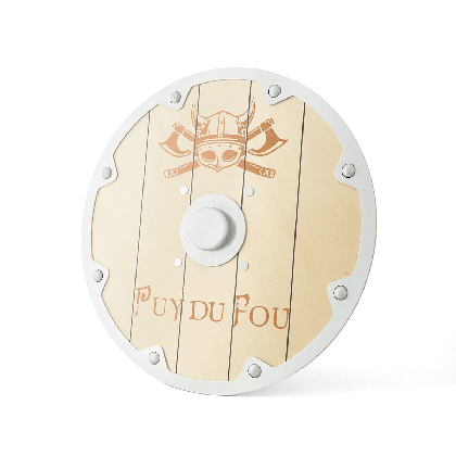 Bouclier casque viking en bois Puy du Fou, vue de face légèrement de biais avec rivets argentés