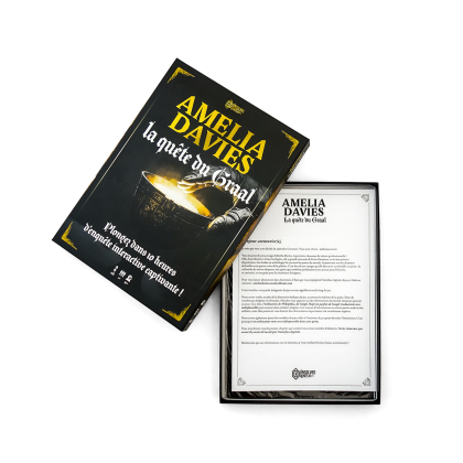 Coffret Amelia Davies la quête du Graal ouvert avec documents et lettre d'introduction 