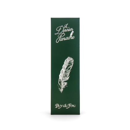 Boîte coffret plume Le Dernier Panache Puy du Fou, écrin vert avec illustration plume et signature cursive Puy du Fou