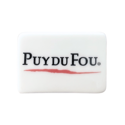 Fève Puy du fou en céramique de face