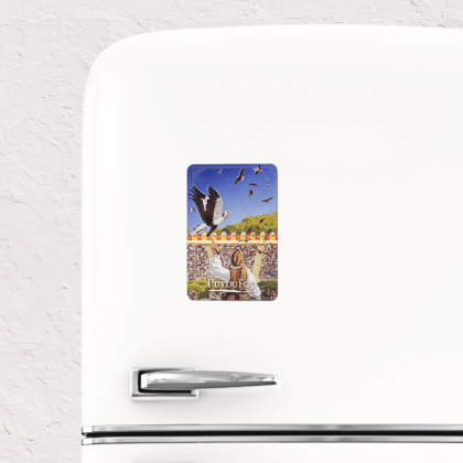 Magnet relief Bal des Oiseaux Fantômes Puy du Fou fixé sur un réfrigérateur blanc