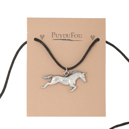 Pendentif cheval argenté - sur son carton avec cordon qui dépasse