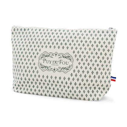 Pochette Puy du Fou 1900 motif fleurs de lys vert sur fond blanc, vue de côté, étiquette tricolore