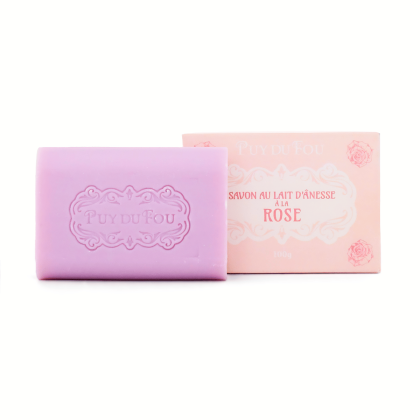 Savon artisanal au lait d'ânesse à la rose Puy du Fou, pain rose poudré avec logo embossé et son emballage