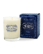 Bougie parfumée Pluie de Pétales Puy du Fou 200g – cires végétales fabriquées en France – présentation avec boîte bleu marine