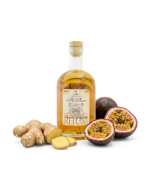 	
Punch au rhum passion-gingembre Puy du Fou 70cl entouré de fruits de la passion frais et de racines de gingembre