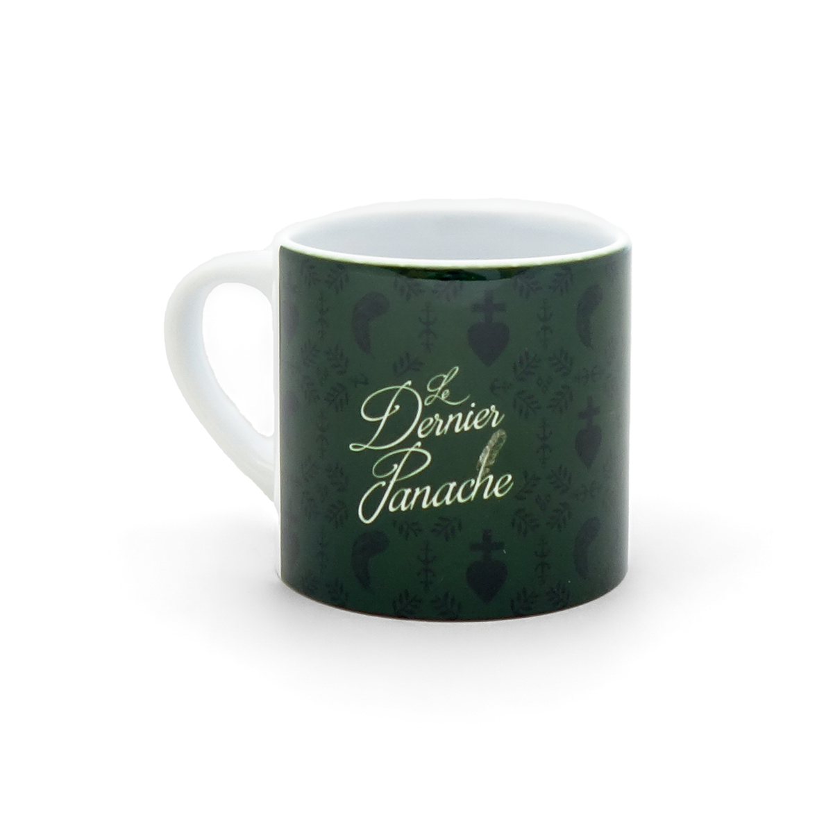 Mini mug Le Dernier Panache Puy du Fou, face avec le titre en calligraphie blanche et panache illustré sur fond vert profond