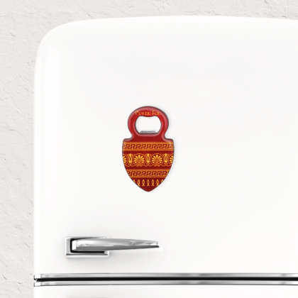 Magnet décapsuleur Signe du Triomphe - sur frigo