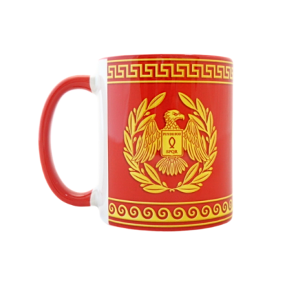 Mug rouge Signe du Triomphe du Puy du Fou - image détourée